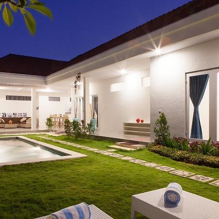 Villa Casablanco Seminyak Esterno foto